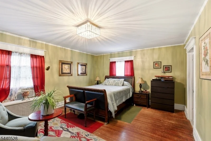 Photo of 569 Berkeley Ave