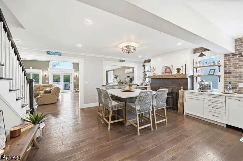 Photo of 206 Long Pond Rd