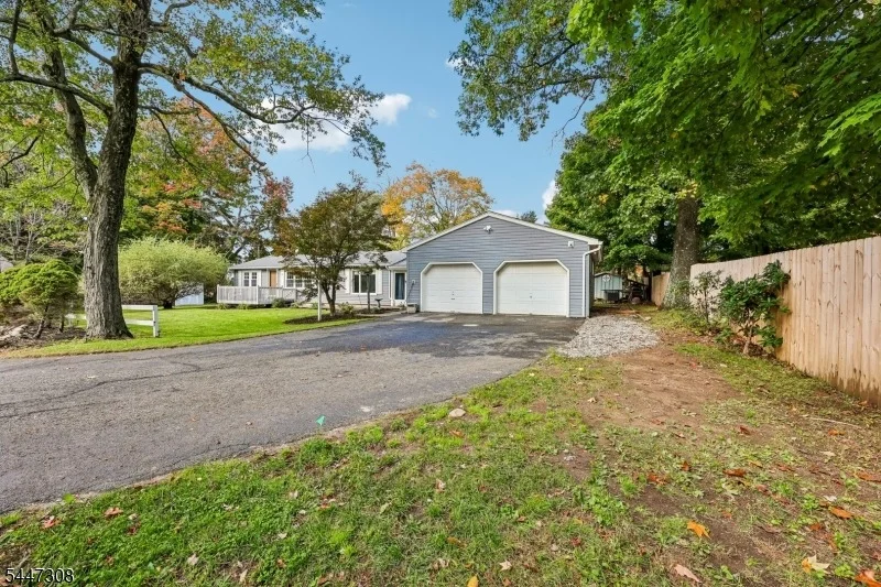 Photo of 8 Summit Rd