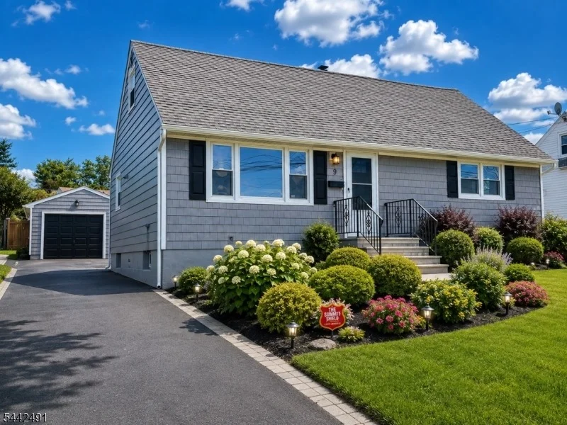 Photo of 9 Joan Pl