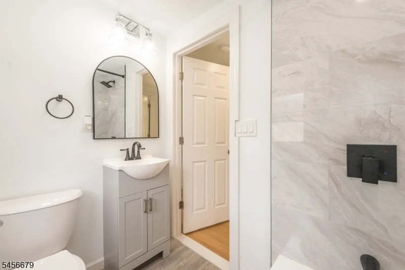 Photo of 549 Beach St
