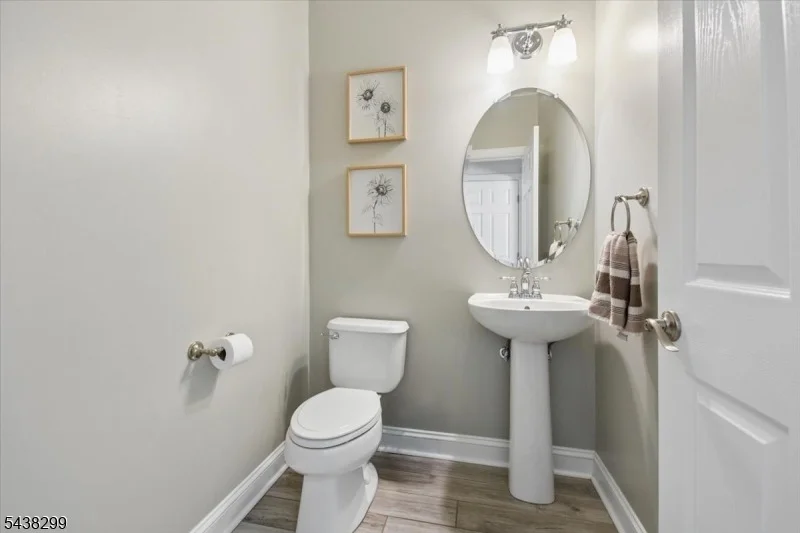 Photo of 7 Donna Ln