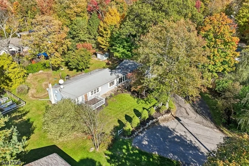 Photo of 8 Summit Rd
