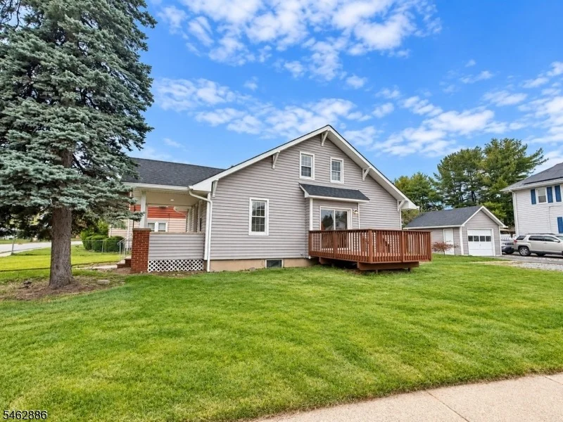Photo of 119 Colfax Ave