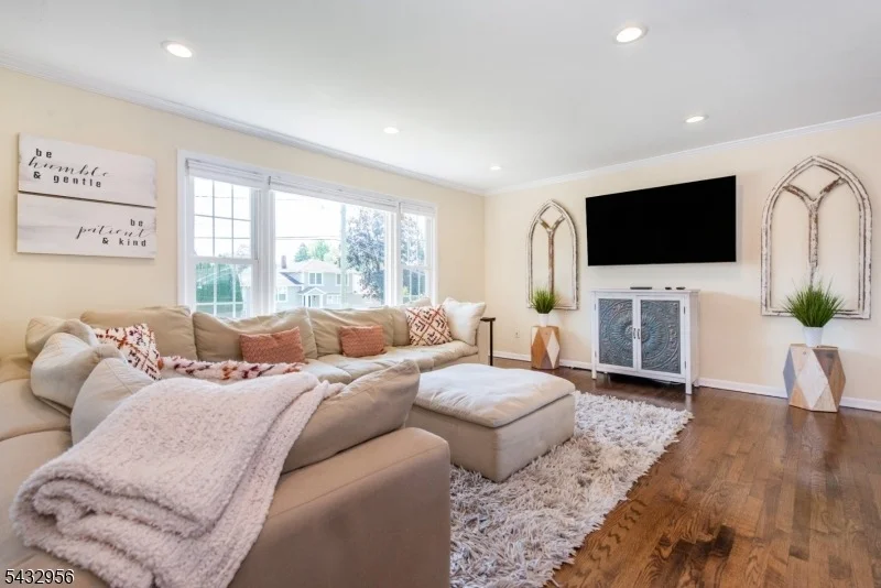 Photo of 3 Knoll Rd