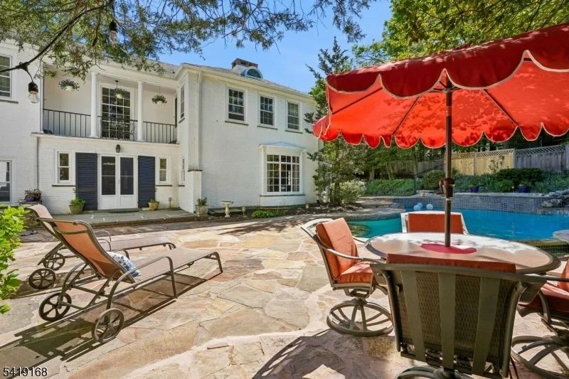 Photo of 343 Forest Rd