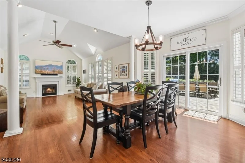 Photo of 7 Donna Ln