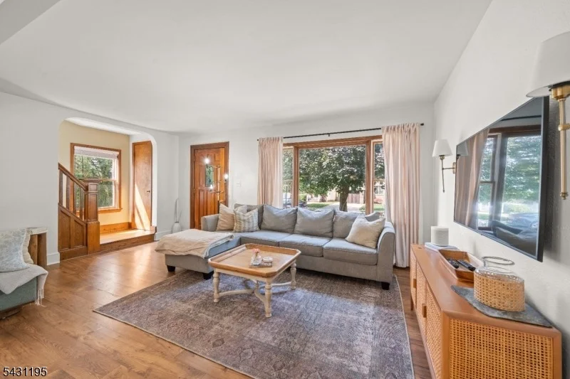 Photo of 28 Mountain Ave