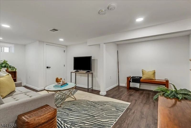 Photo of 27 Montclair Ave
