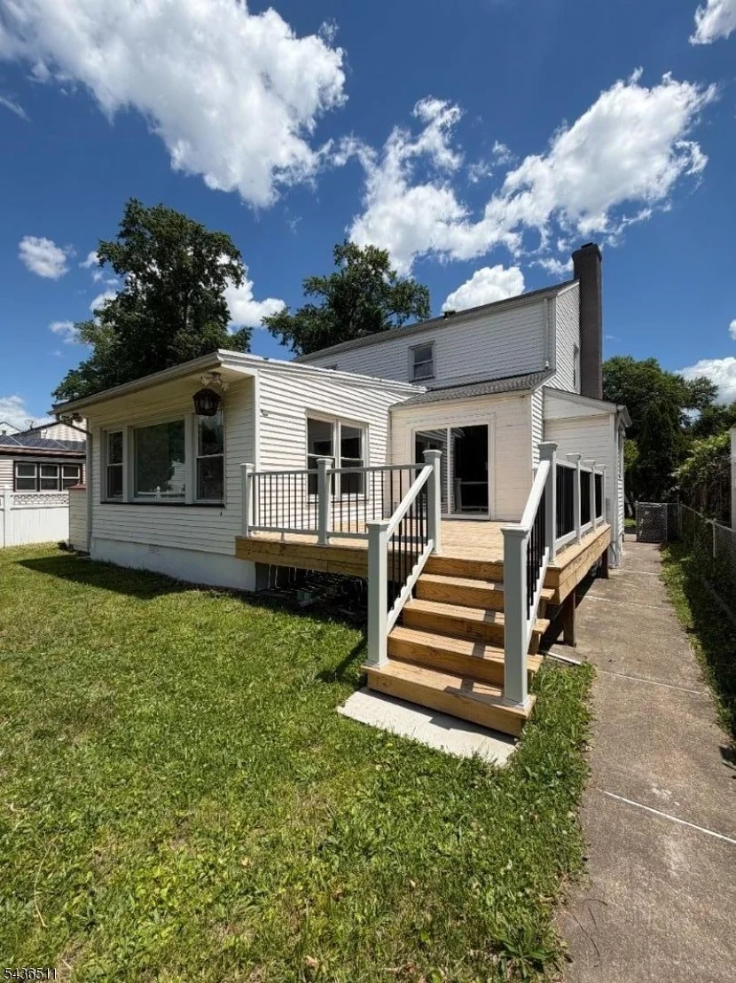 Photo of 910 Roanoke Ave
