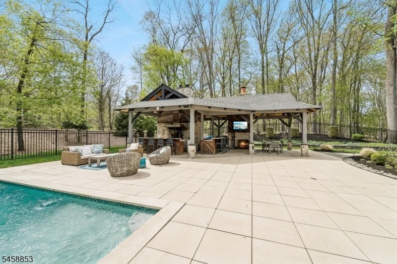 Photo of 20 Pheasant Ln