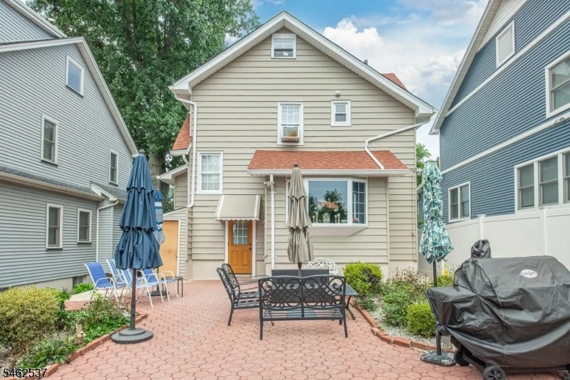 Photo of 359 Pennington Ave