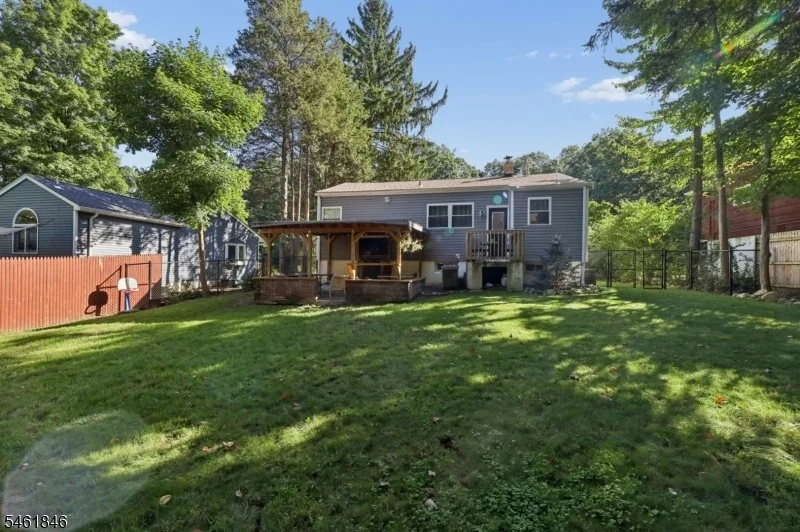 Photo of 341 Skyline Dr