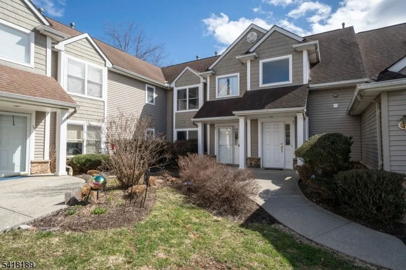 Photo of 89 Bourne Cir