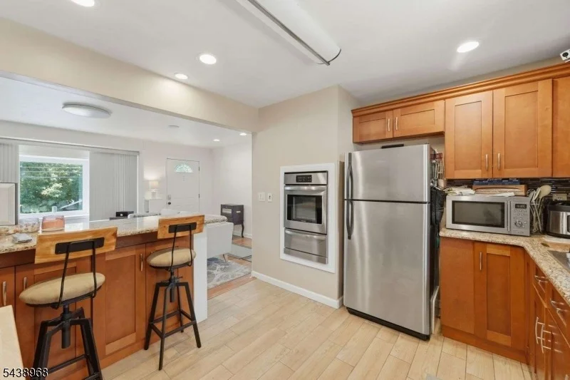 Photo of 1265 North Ave