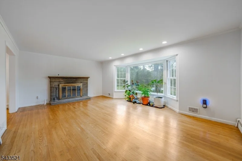 Photo of 638 River Rd