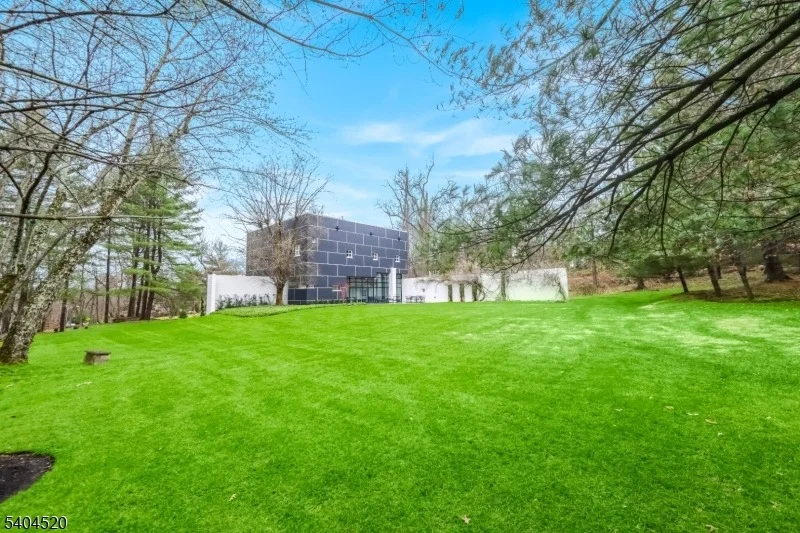 Photo of 451 Mountain Ave