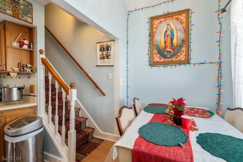 Photo of 18 Elycroft Ave