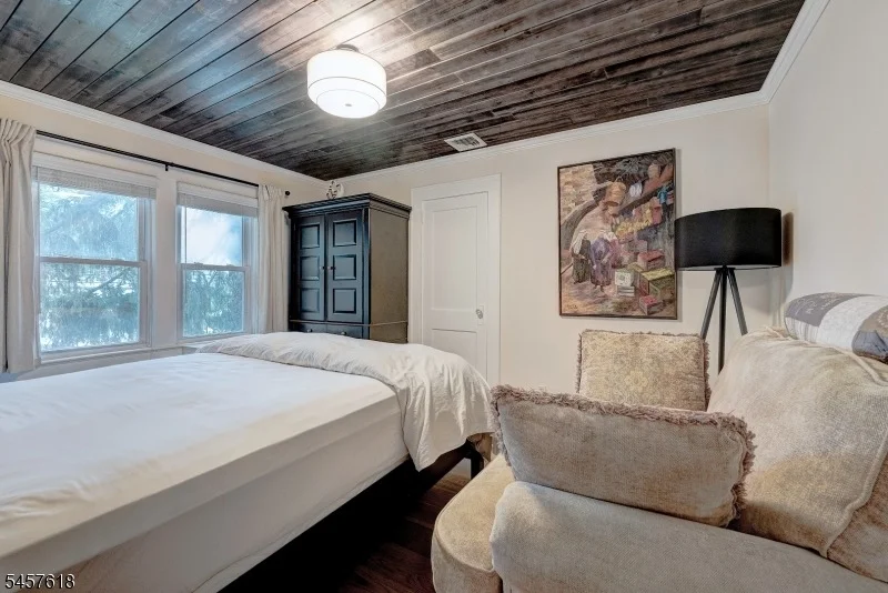 Photo of 674 Eagle Rock Ave