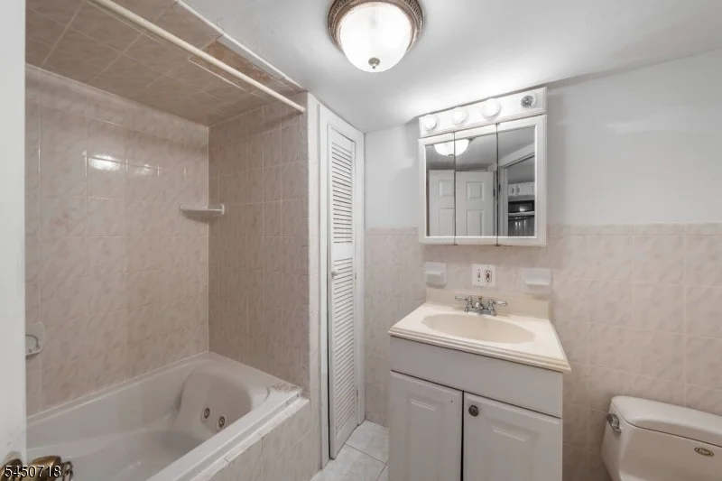 Photo of 352 Forest St