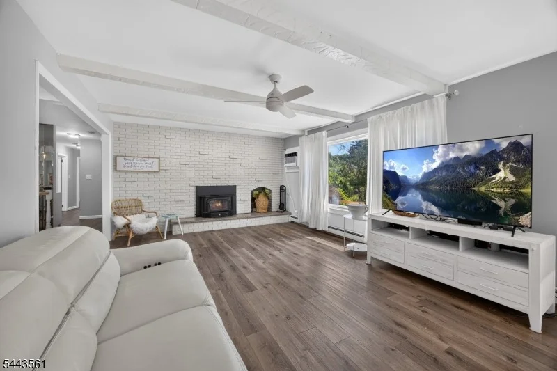 Photo of 14 Meadow Ln