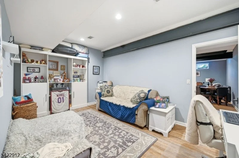 Photo of 173 Point Breeze Dr