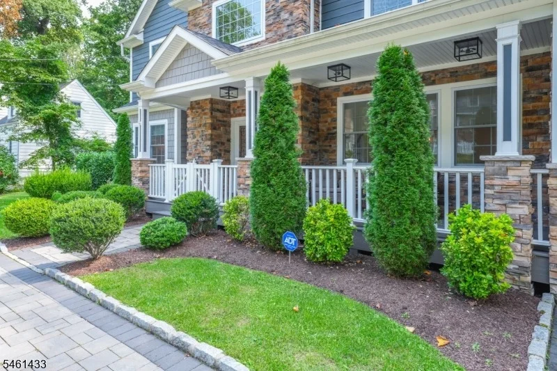 Photo of 1445 Deer Path
