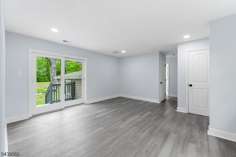 Photo of 20 Cooper Ln
