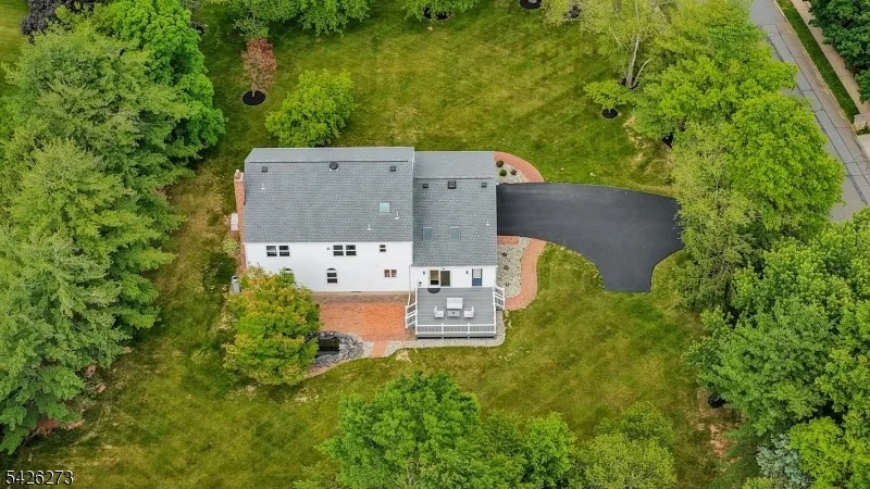 Photo of 77 Ridgeview Dr