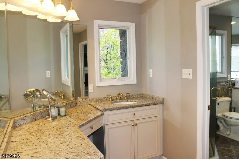 Photo of 9 Cox Ln