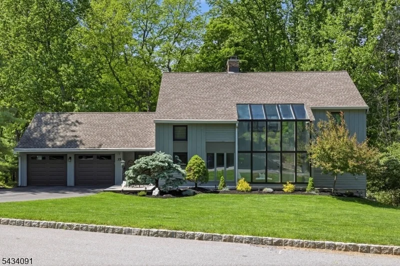 Photo of 35 Mockingbird