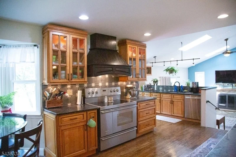 Photo of 4 Laurel Pl