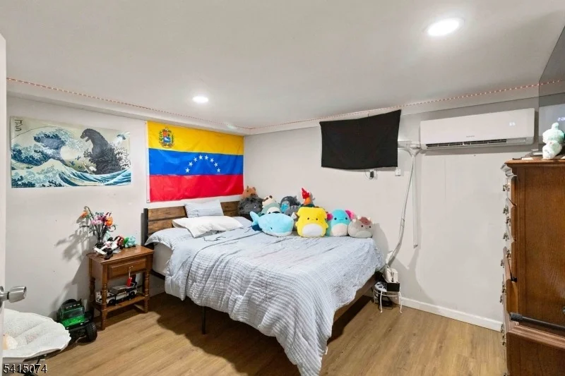 Photo of 1 Roy St