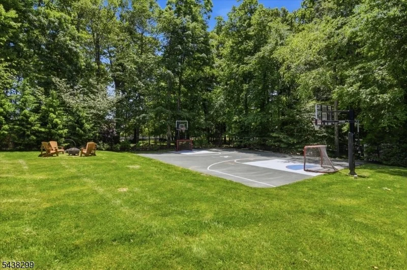 Photo of 7 Donna Ln