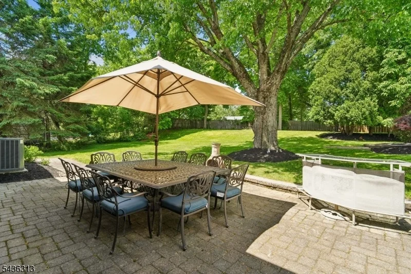 Photo of 18 Mary Ellen Dr