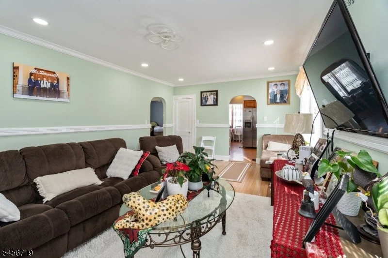 Photo of 18 Elycroft Ave
