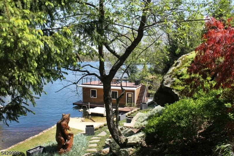 Photo of 9 Cox Ln