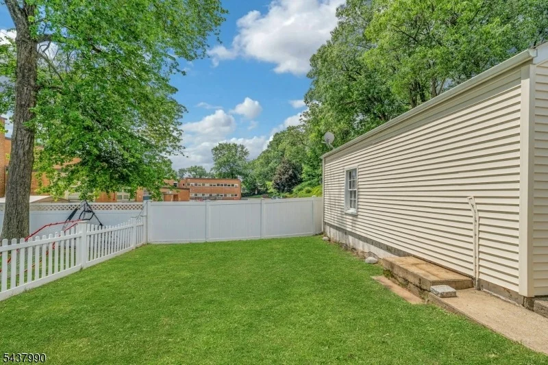 Photo of 451 Chestnut St