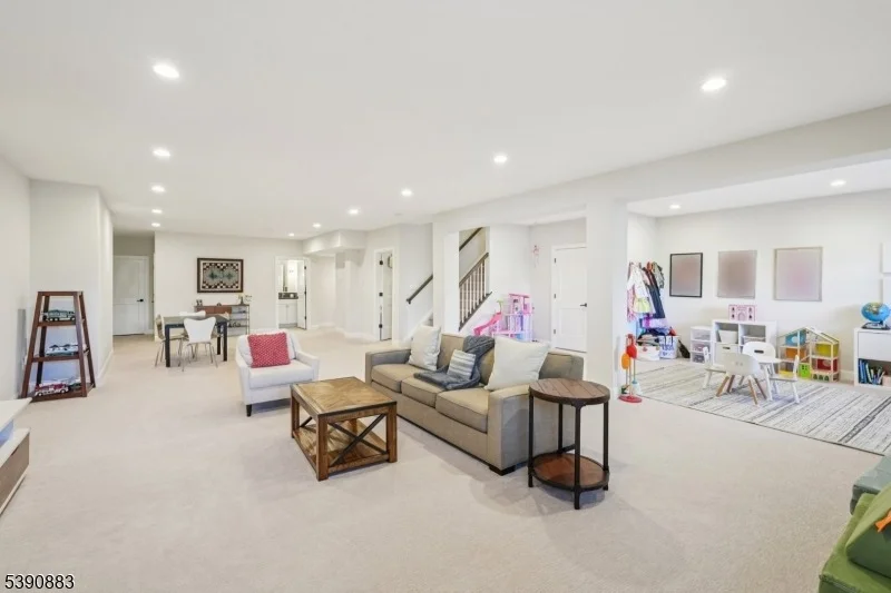 Photo of 30 Juniper Ct