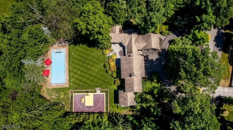 Photo of 7 Farmstead Rd