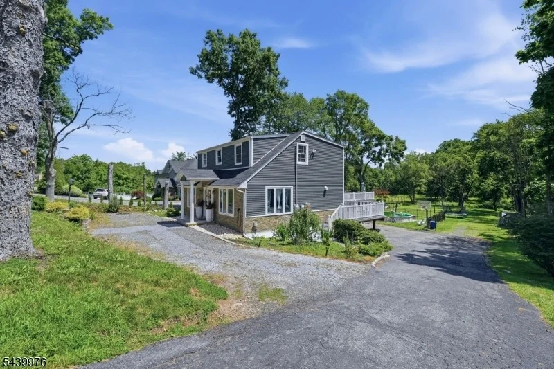 Photo of 190 Pine Brook Rd