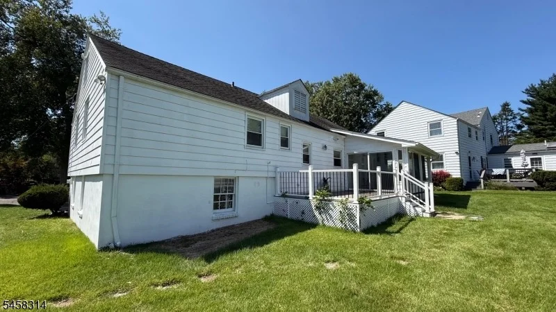 Photo of 88 Meadowbrook Rd