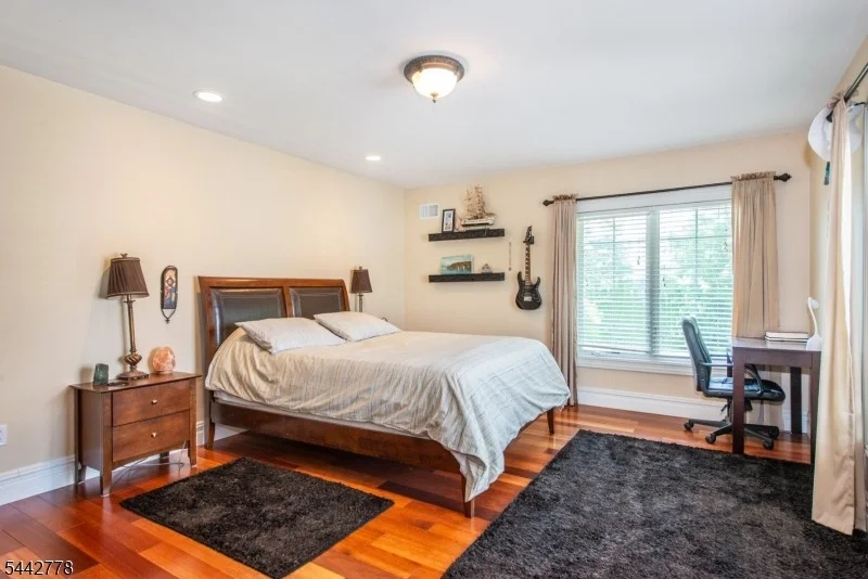 Photo of 16 Cheri Ln