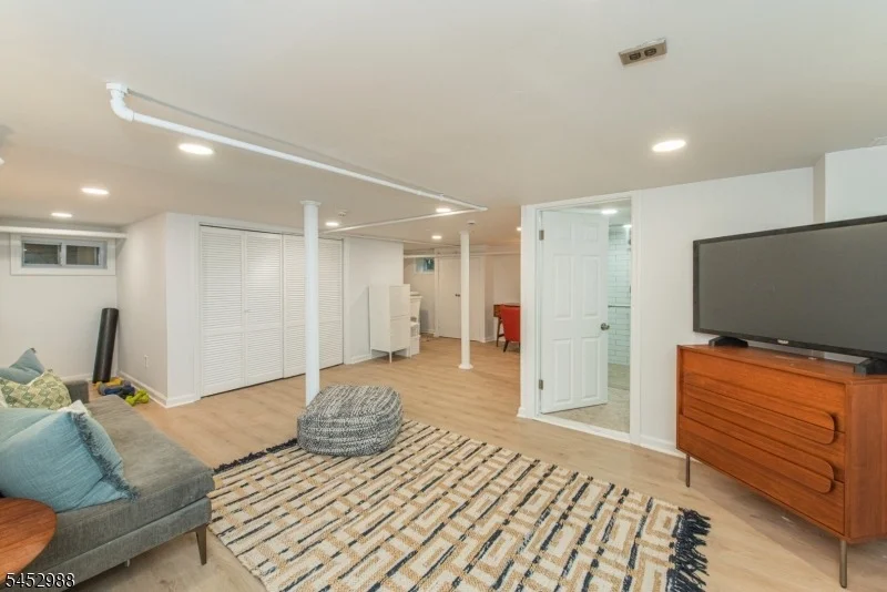 Photo of 22 Euclid Pl
