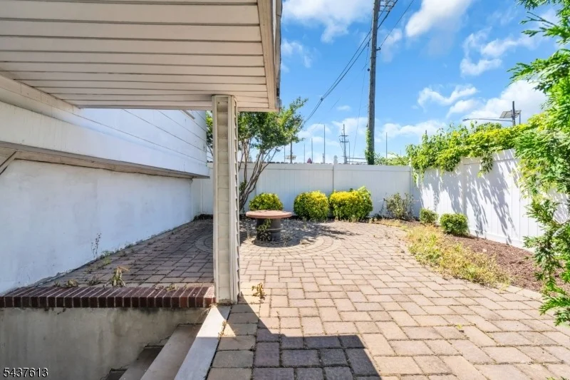 Photo of 23 Colonial Dr