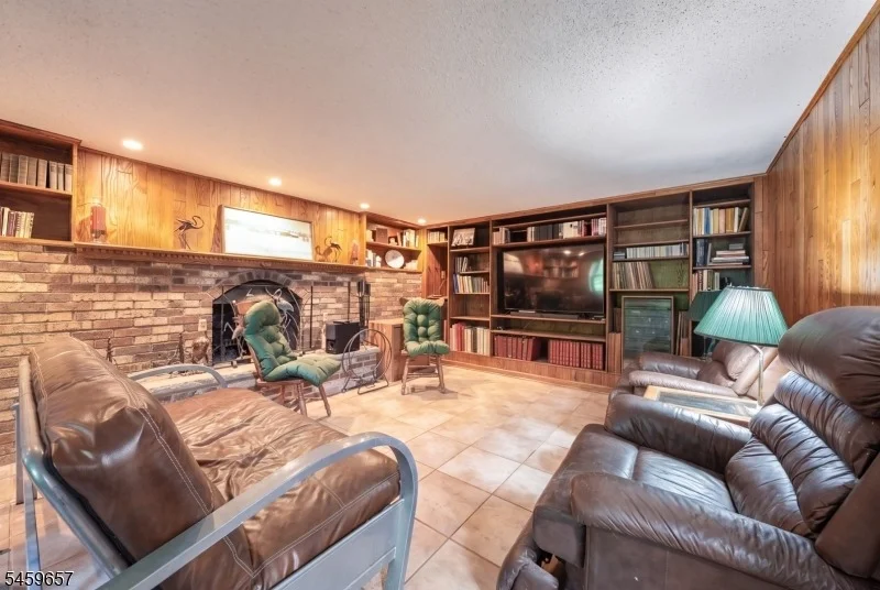 Photo of 44 Chestnut Rd