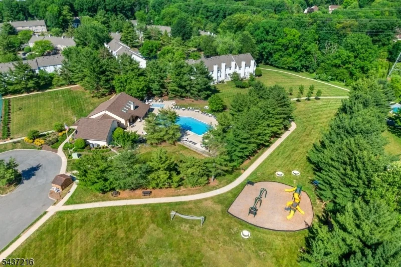 Photo of 902 Wetherburn Ct