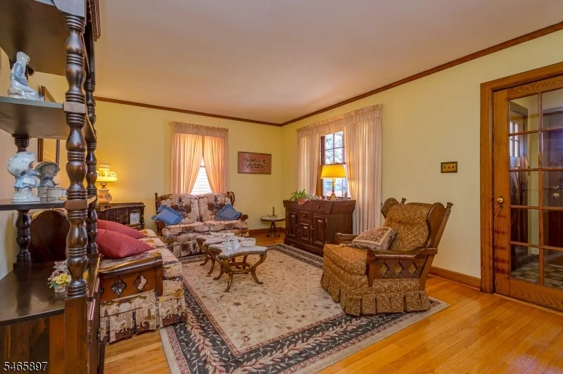 Photo of 980 Caldwell Ave