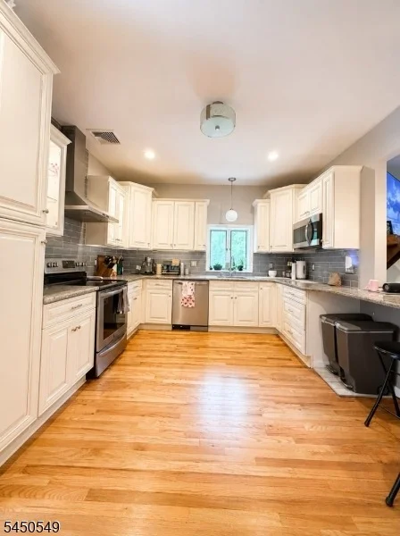 Photo of 33 Harrison Rd