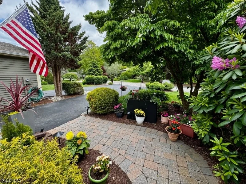 Photo of 11 Old Fourth Dr